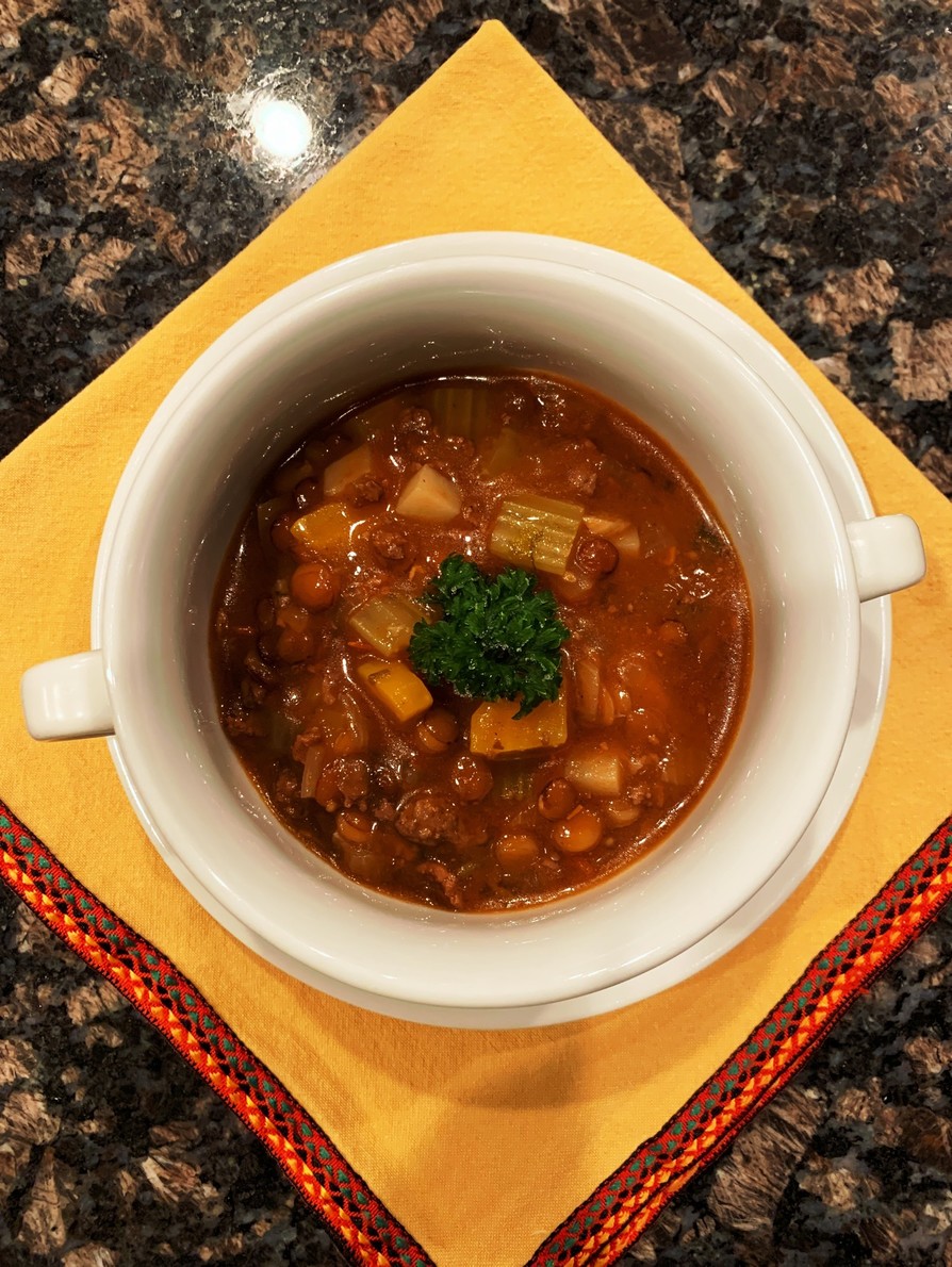 牛挽肉とレンズ豆のスープの画像