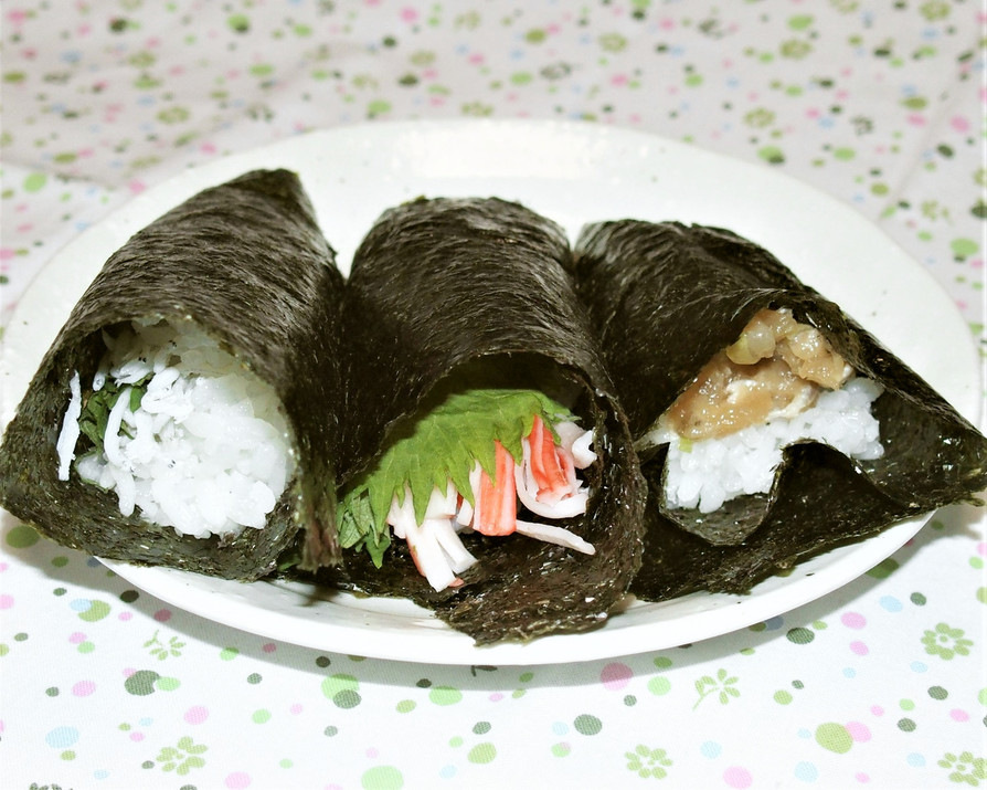 安価な食材の手巻き寿司の画像