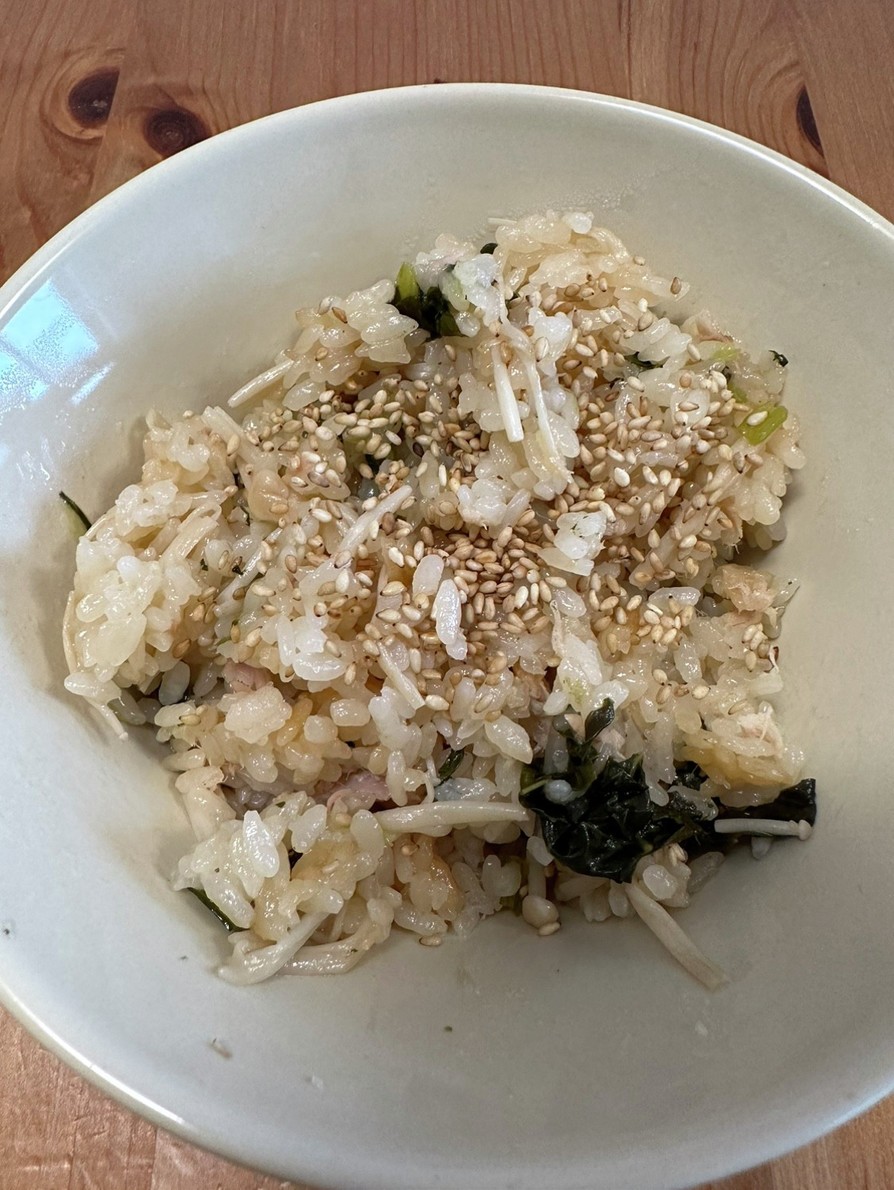 ツナ、小松菜、えのきの炊き込みご飯の画像