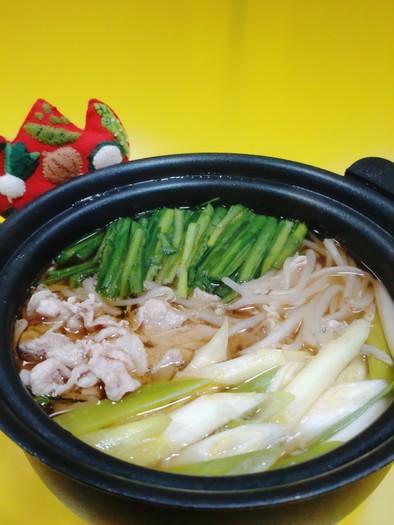 ニラと豚肉の中華風鍋の写真