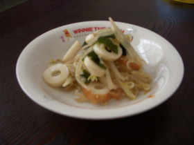 もやしとワカメの和え物。