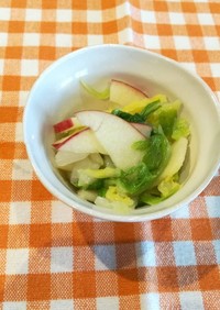 給食★白菜とリンゴのサラダ
