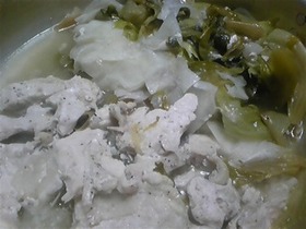 レタスと鶏胸肉のお鍋。