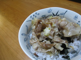 豚のネギ塩丼