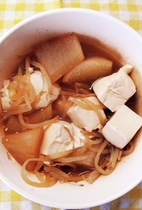 和食の一品に 豆腐と大根 もやしの 煮物