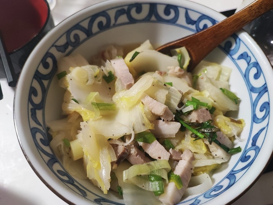 白菜と塩豚の煮物の画像