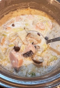 塩鮭と白菜としめじのミルクスープ