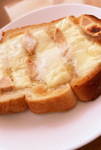 酒粕とチーズのトースト
