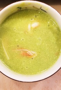 アボカドの中華風スープ