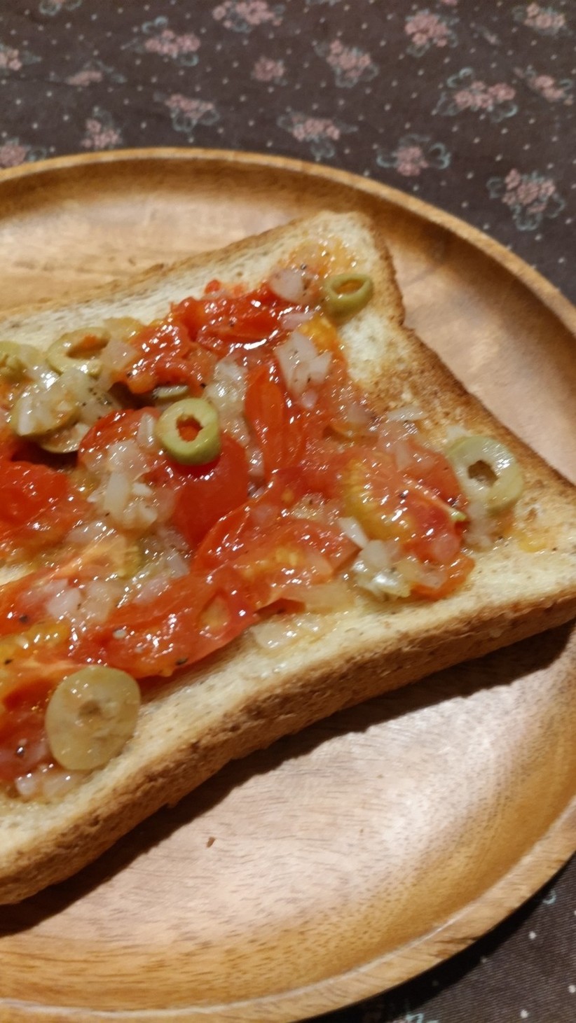 ジューシートマトトーストの画像