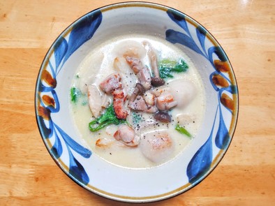 鶏肉と蕪と里芋のクリーム煮の写真