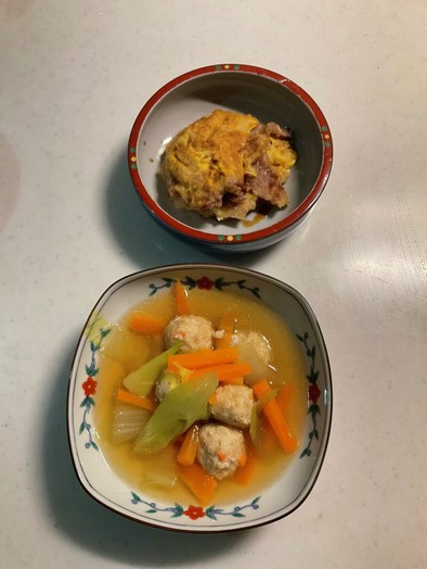 野菜と肉団子のスープ、豚肉のピカタの写真