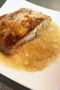 白身魚のソテー　バターソース