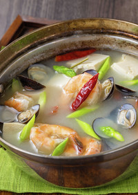 液体柚子胡椒のトムヤムクン風スープ