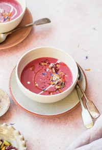 「大和ルージュ」の真っ赤なスープ