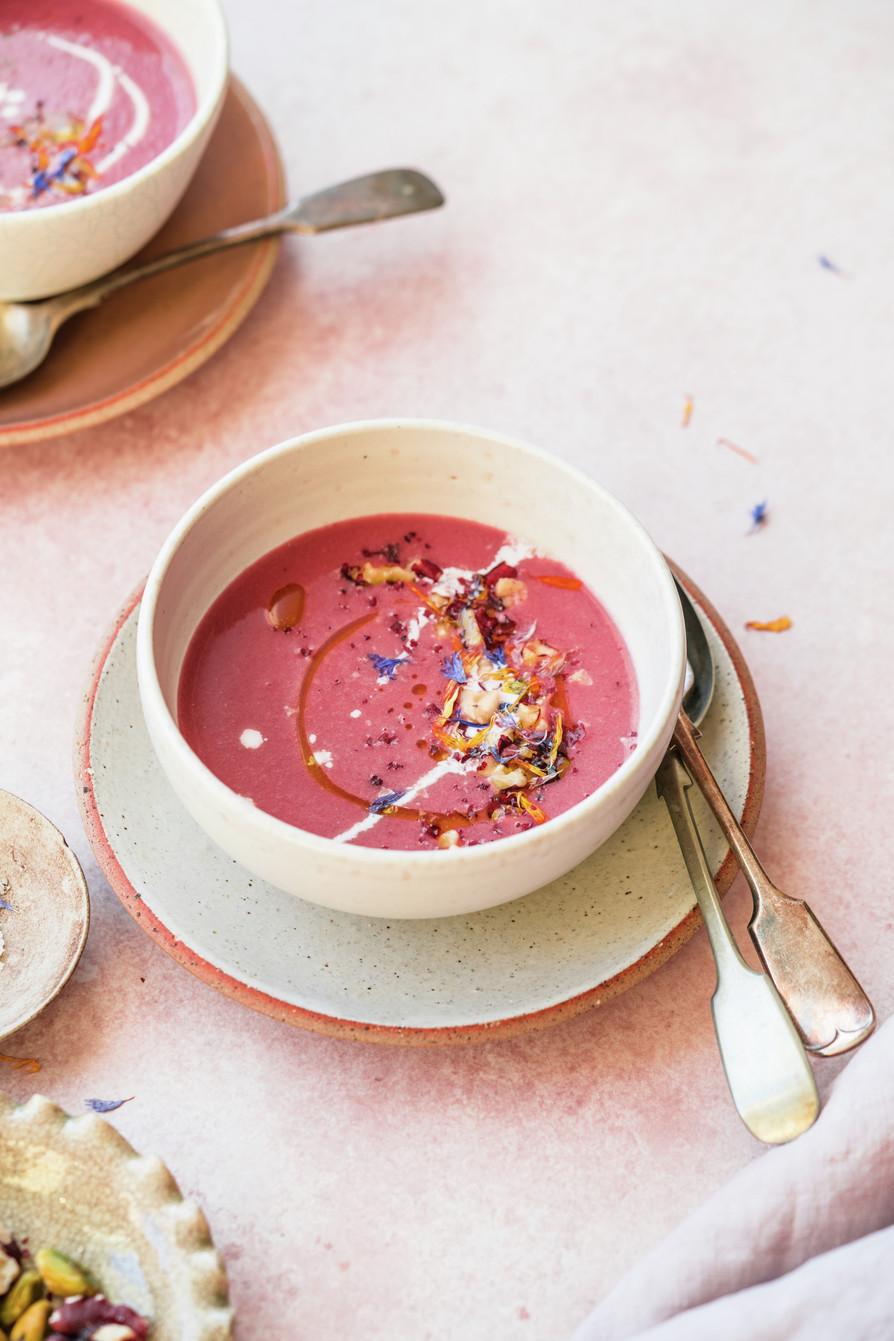「大和ルージュ」の真っ赤なスープの画像