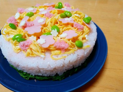 簡単かわいい春のちらし寿司ケーキの写真