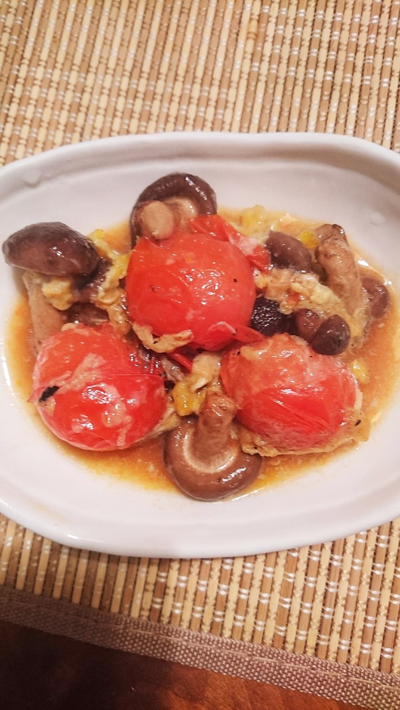 トマトとチビ椎茸の玉子とじ〜の画像
