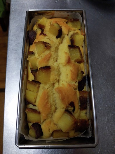 焼き芋のパウンドケーキの写真