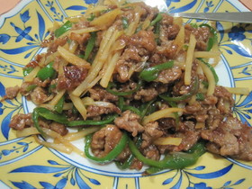 ♥豚肉とじゃがいもで青椒肉絲♥