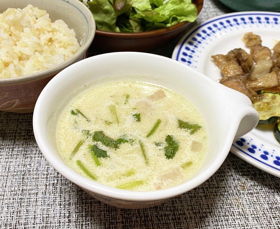 トムカーガイ（ココナッツチキンスープ）のレシピ