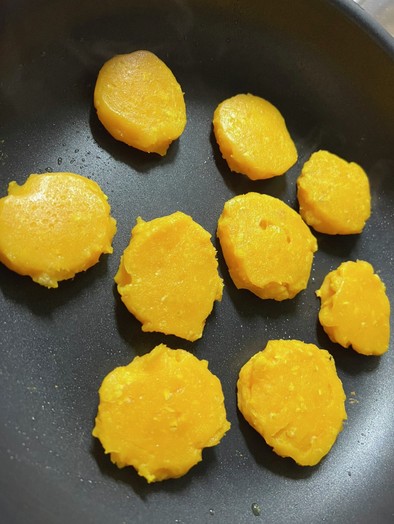 離乳食♡かぼちゃ豆腐おやきの写真
