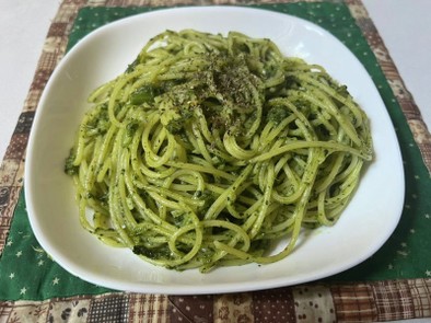 スパゲティ・小松菜ジェノベーゼの写真