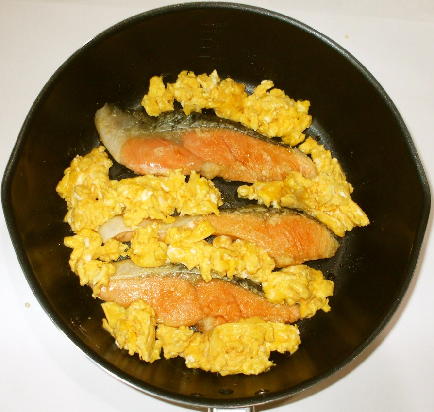 鮭の卵炒め♪簡単お腹の冷え・下痢に薬膳の画像