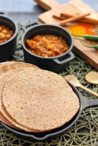 手作りチャパティ（インドの薄焼きパン）
