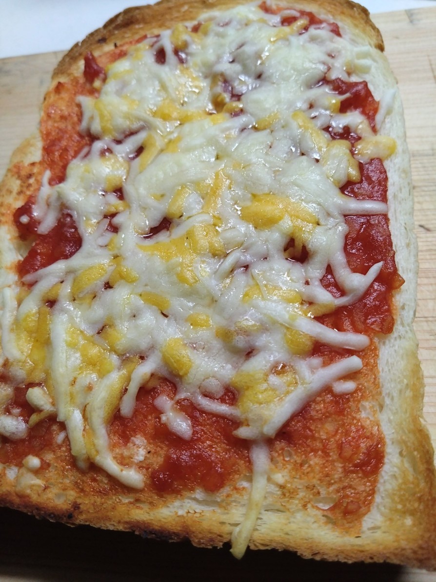 簡単料理！！ピザトーストの画像