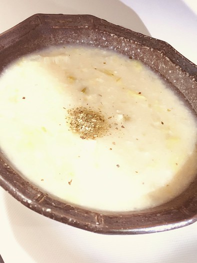 白菜とカブとカリフラワーのクリームスープの写真