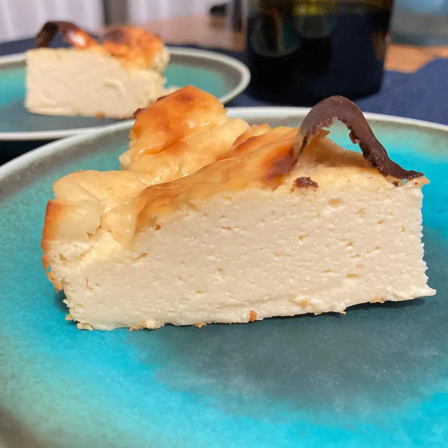 水切りヨーグルトで作るバスクチーズケーキの画像