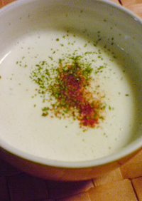 カリフラワーの真っ白いスープ
