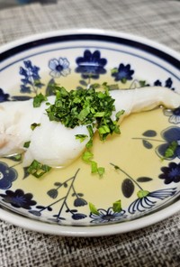 簡単ご飯！白身魚のコンソメバジルソース