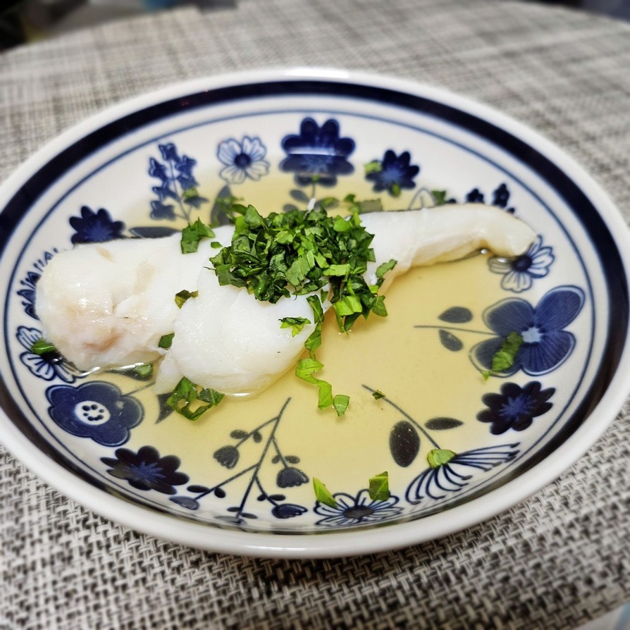 簡単ご飯！白身魚のコンソメバジルソースの画像