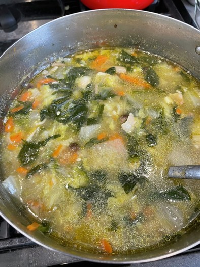 野菜たっぷり味噌ラーメン風スープの写真