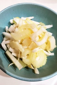 セロリと長芋とイカ燻のサラダ