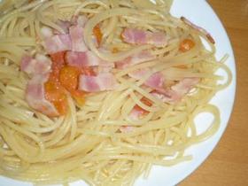ベーコンとトマトのパスタ