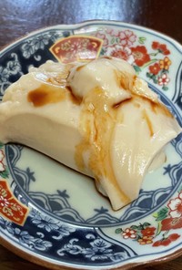 プルプル・トロトロのほのかに甘い胡麻豆腐