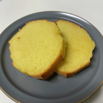 レモンの米粉パウンドケーキの写真