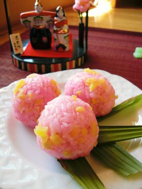 ひな祭りのお弁当に♪春にぎり。