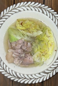 キャベツと鶏胸肉の食べるスープ