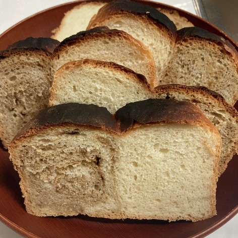 米粉入りマーブル食パン