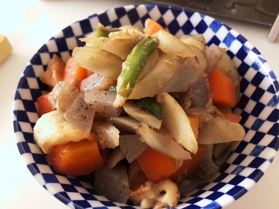 根菜とツナの煮物の画像