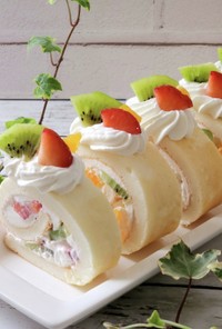 米粉の白いフルーツロールケーキ
