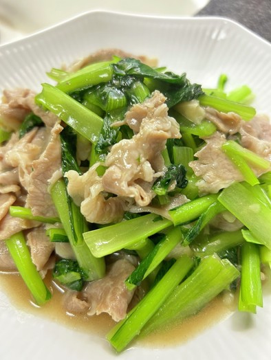 小松菜と豚肉の炒め物の写真