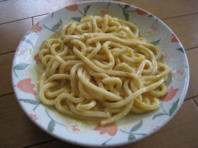 簡単!レンジ3分で和風カルボナーラうどん
