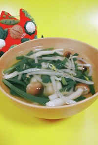ニラともやしの中華スープ