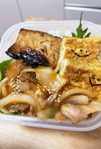 豚バラ肉の甘辛コチュジャン炒め☆焼魚弁当