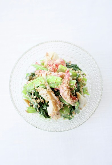 簡単な【小松菜とカニカマのマヨサラダ】の写真